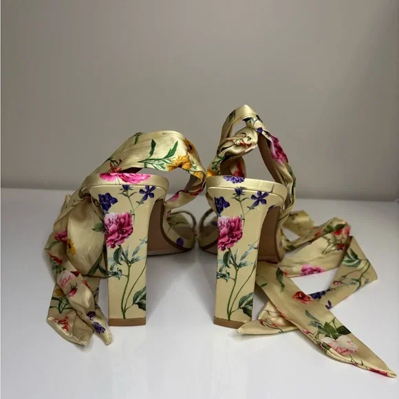 EXPRESS Floral Printed Lace Up Heeled Sandals - Picture 5 of 5